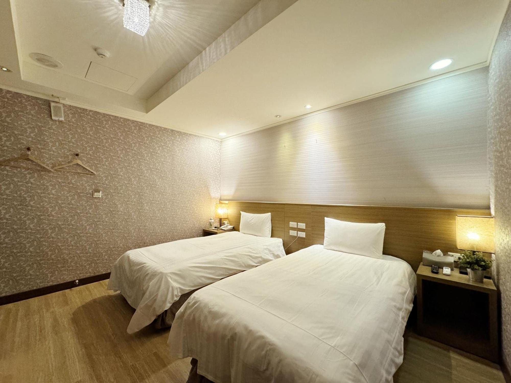 Finders Hotel Hualien Wen Hua Rum bild